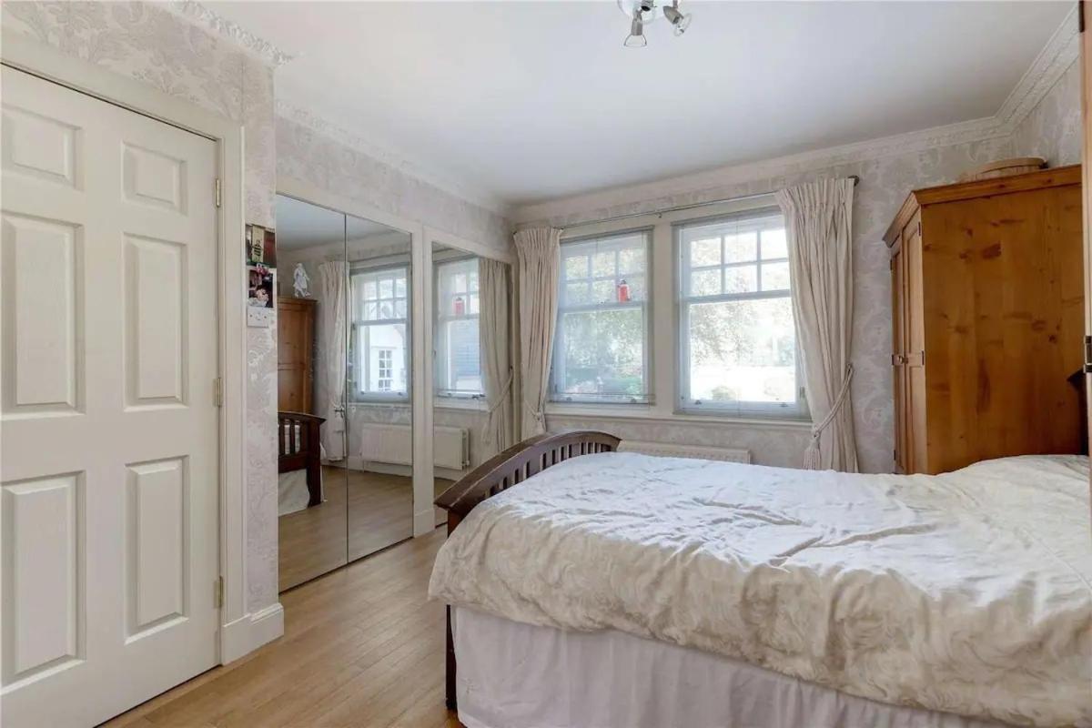 Superb 5 Bedroom 16 Mins From Centre Holiday home Musselburgh